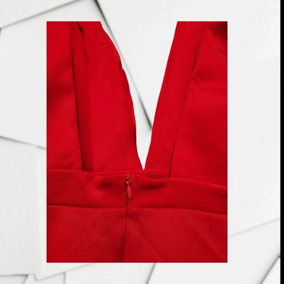 Elegant Red Floor Length Gown, Size L - Picture 5 of 9